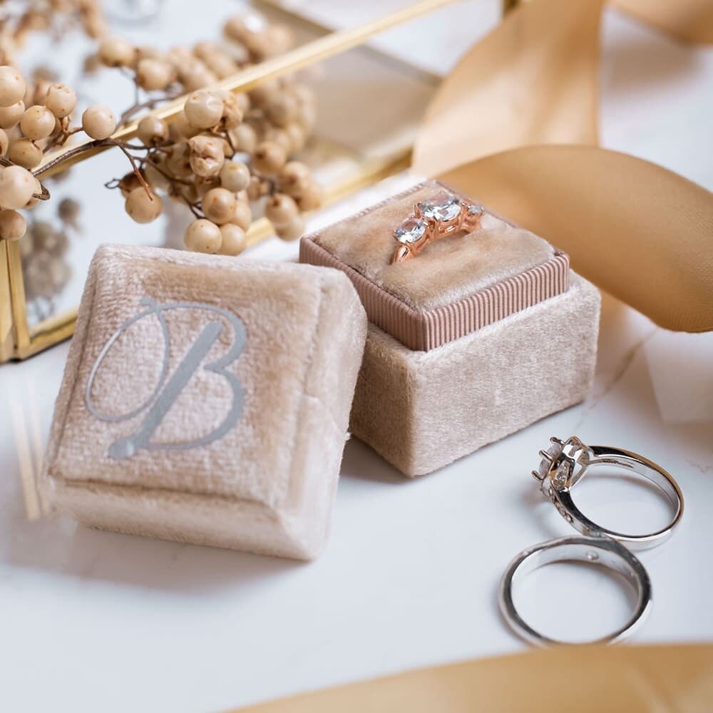 Custom-Square-Velvet-Ring-Box-Vintage-Single-Slot-Ring-Bearer-Box-for-Proposal-Wedding-Decoration-Sophisticated-2